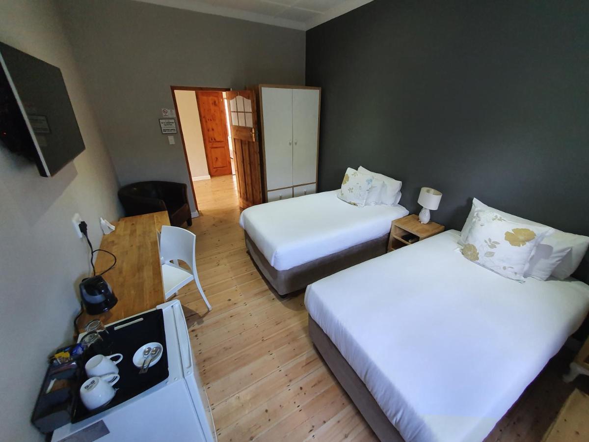 Two Fat Owls Guesthouse 乔治 外观 照片