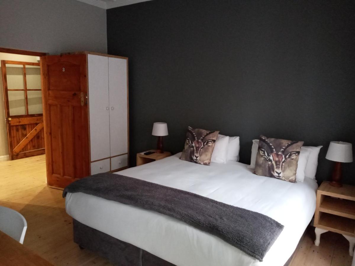Two Fat Owls Guesthouse 乔治 外观 照片